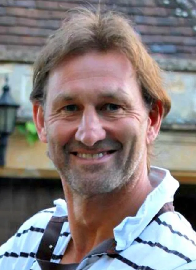 Tony Adams - Wikipedia