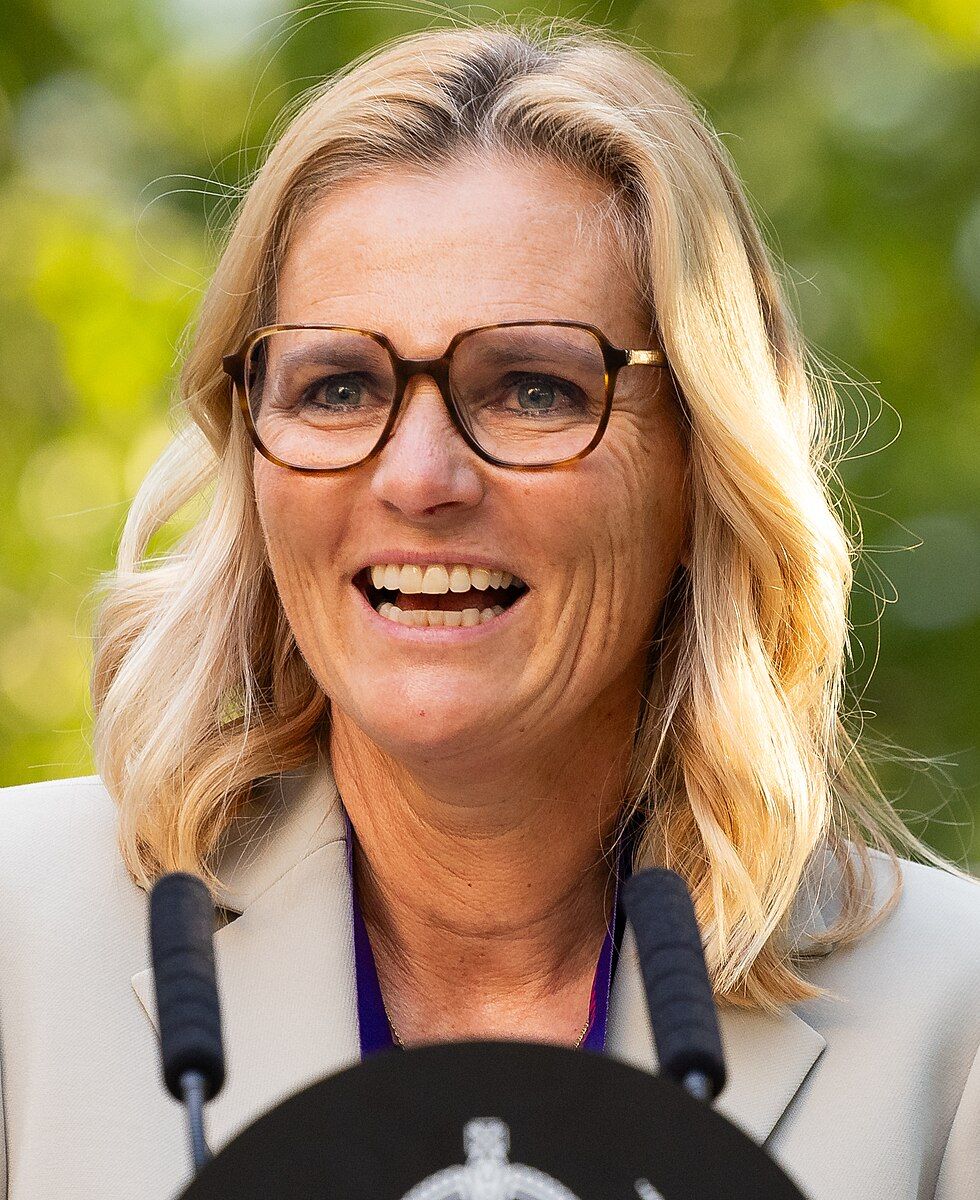Sarina Wiegman - Wikipedia
